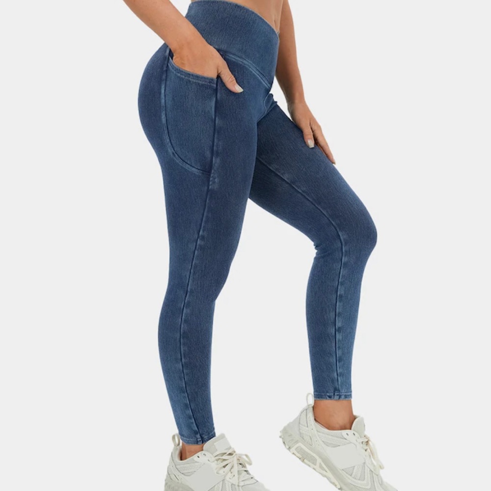 Brand new HALARA cross over jeggins